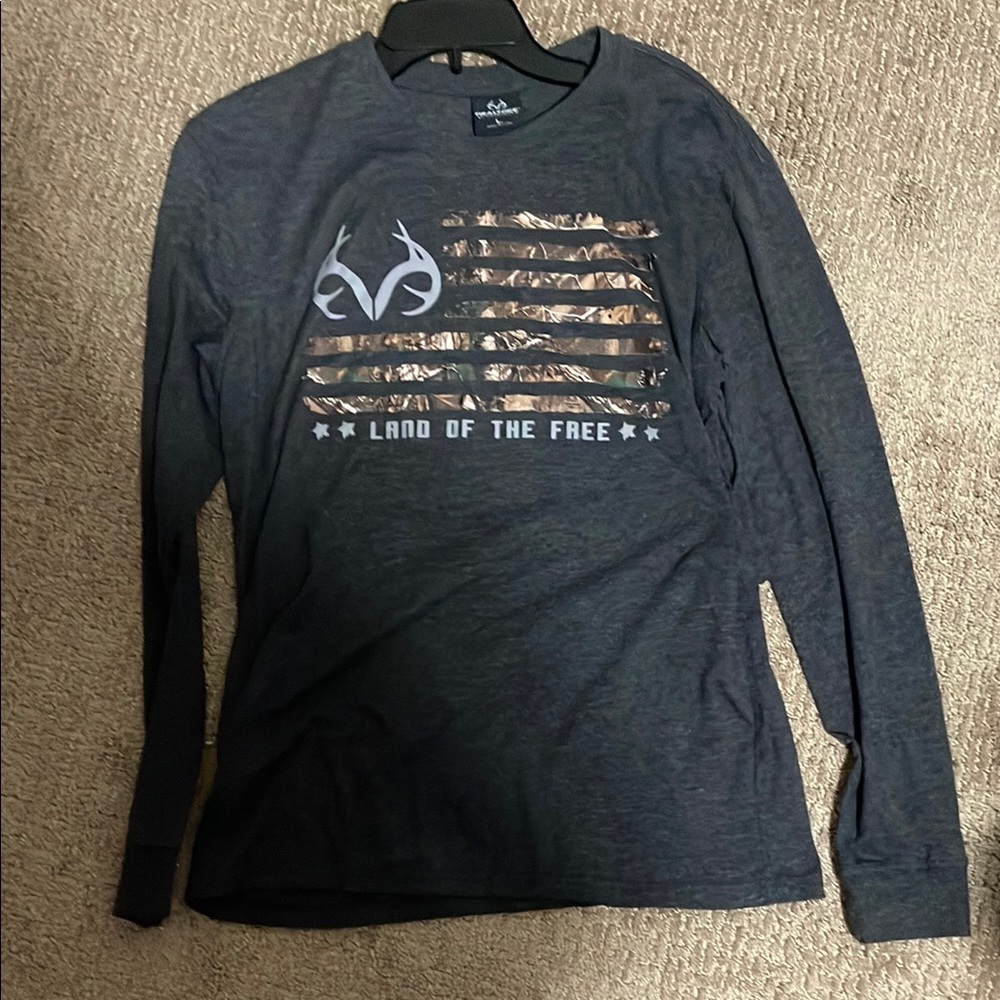 Realtree Women’s  Gray Long Sleeve Shirt
